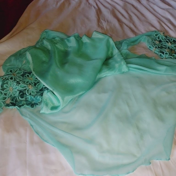 4@30.00 or 20.00 Ladies Blouse by KHUDA BAKSH - Picture 10 of 14